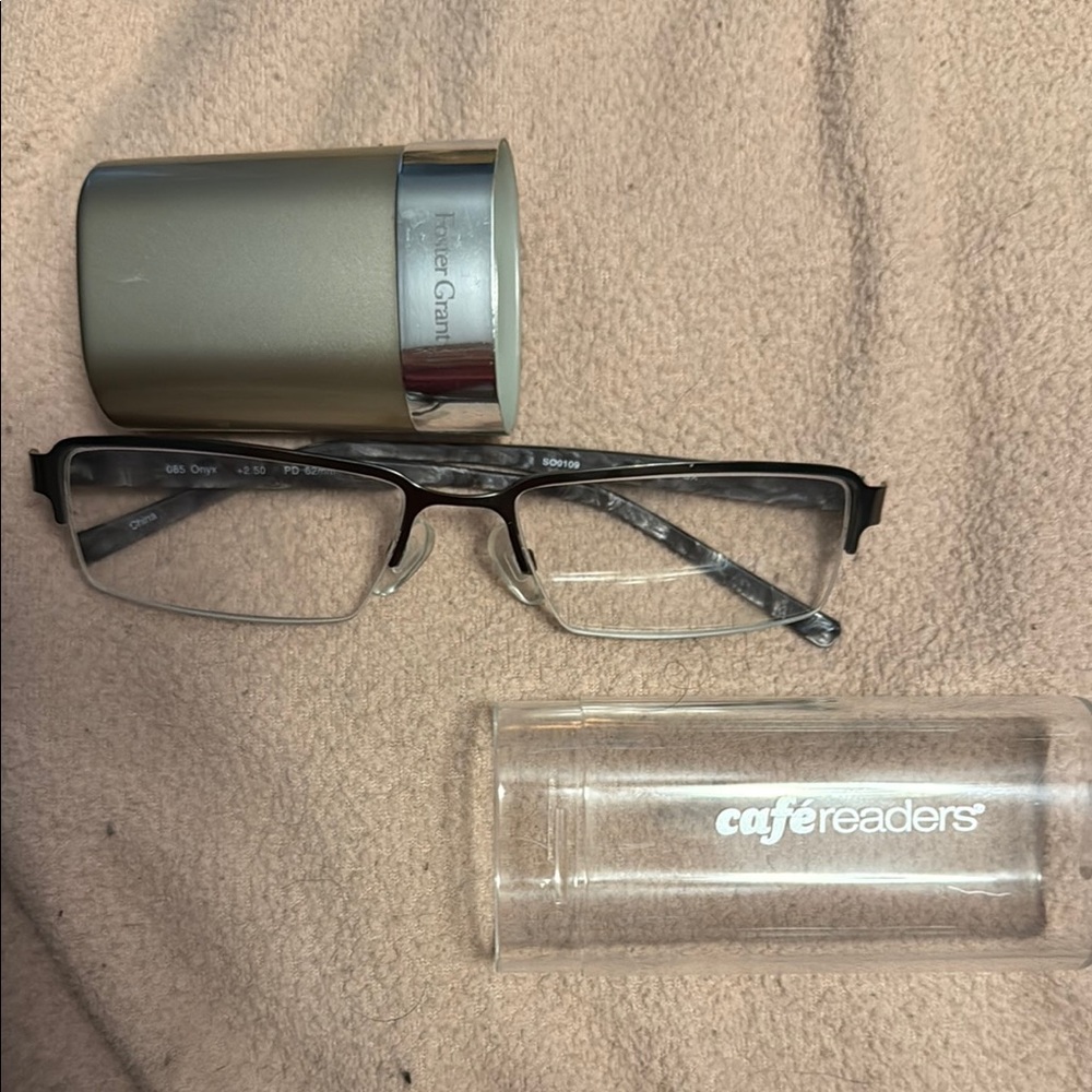 Foster Grant Cafe Readers Black and Silver Glasses